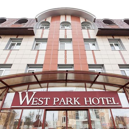 Готель West Park Sofiivska Borshchahivka Екстер'єр фото