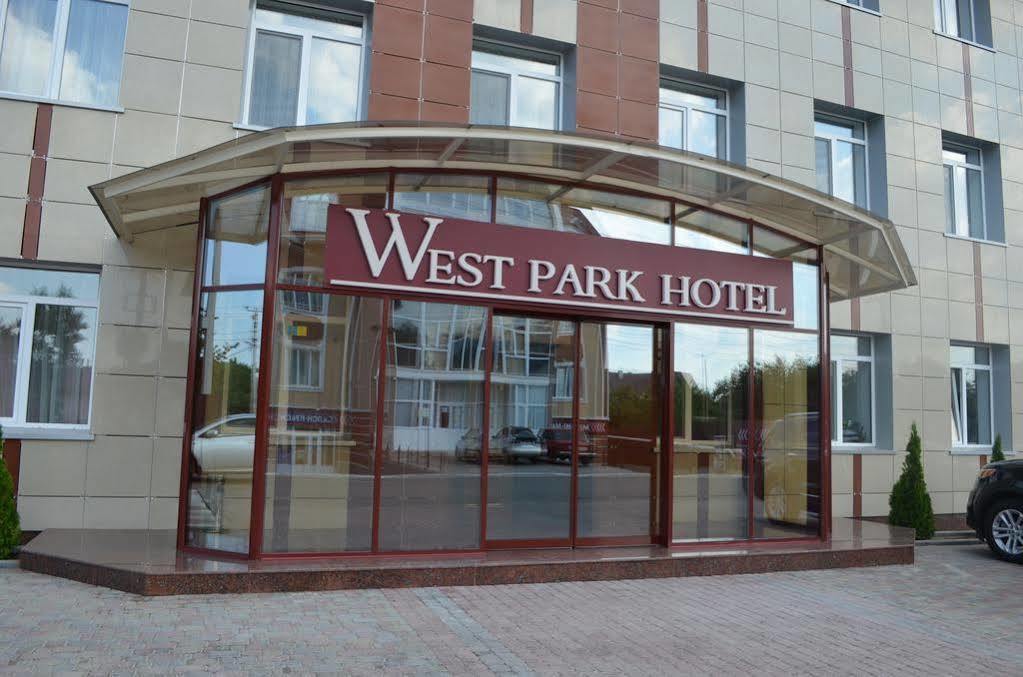 Готель West Park Sofiivska Borshchahivka Екстер'єр фото